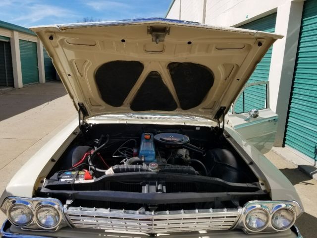 1962 Cream Chevrolet Bel Air/150/210 Sedan