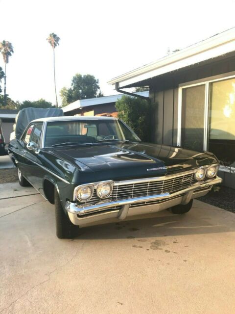1965 Green Chevrolet BelAir Sedan