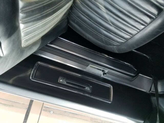 1967 White Ford Thunderbird Coupe