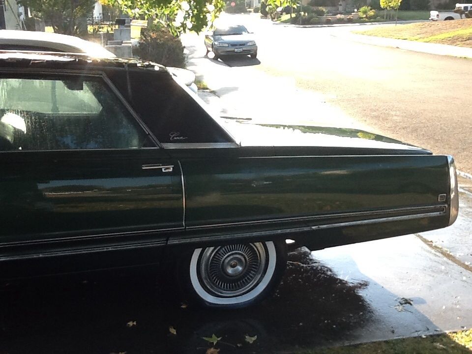 1968 Green Chrysler Imperial 4 DOOR