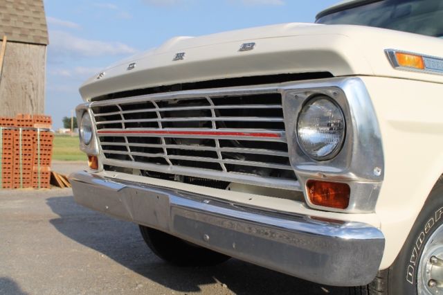 1969 White Ford F-100 Standard Cab Pickup