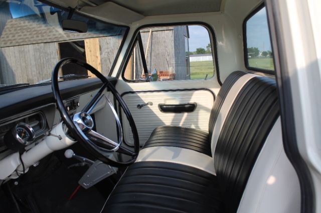 1969 White Ford F-100 Standard Cab Pickup