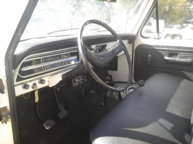 1971 Tow-tone white over mustard yellow Ford F-100 Standard Cab Pickup