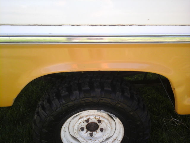 1971 Tow-tone white over mustard yellow Ford F-100 Standard Cab Pickup