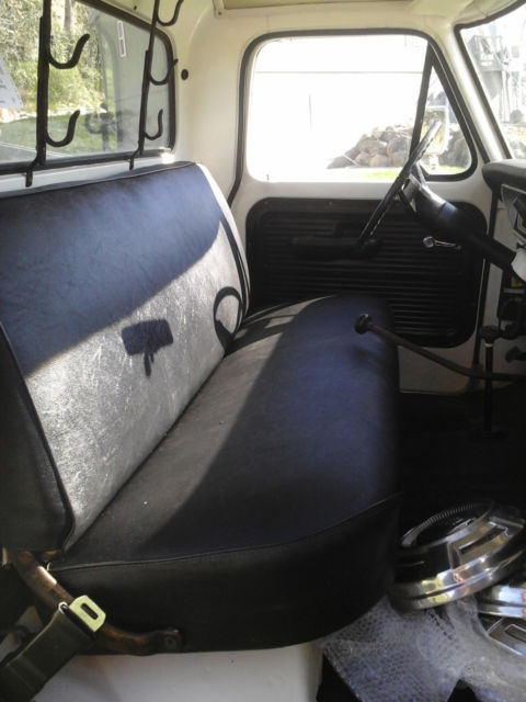 1971 Tow-tone white over mustard yellow Ford F-100 Standard Cab Pickup