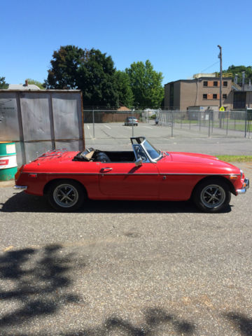 1971 Red MG MGB Convertible
