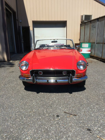 1971 Red MG MGB Convertible