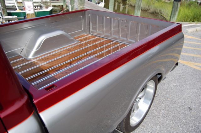 1972 Cutom Two Tone Chevrolet C-10 Standard Cab Pickup