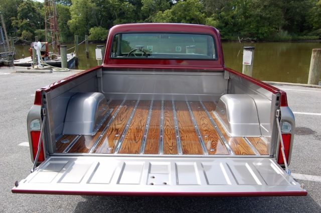 1972 Cutom Two Tone Chevrolet C-10 Standard Cab Pickup