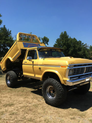 1974 Yellow Ford F-250