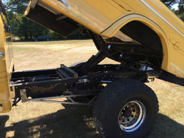 1974 Yellow Ford F-250