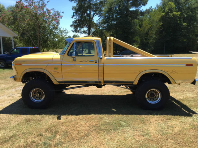 1974 Yellow Ford F-250