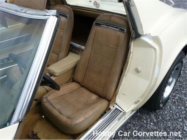 1975 Tan Chevrolet Corvette