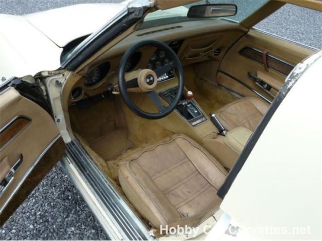 1975 Tan Chevrolet Corvette
