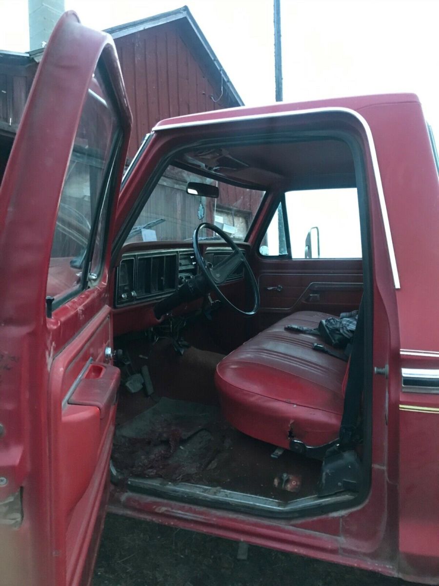 1977 Red Ford F-250