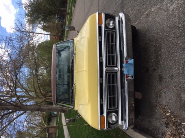 1977 Yellow / Brown Ford F-250 Standard Cab Pickup