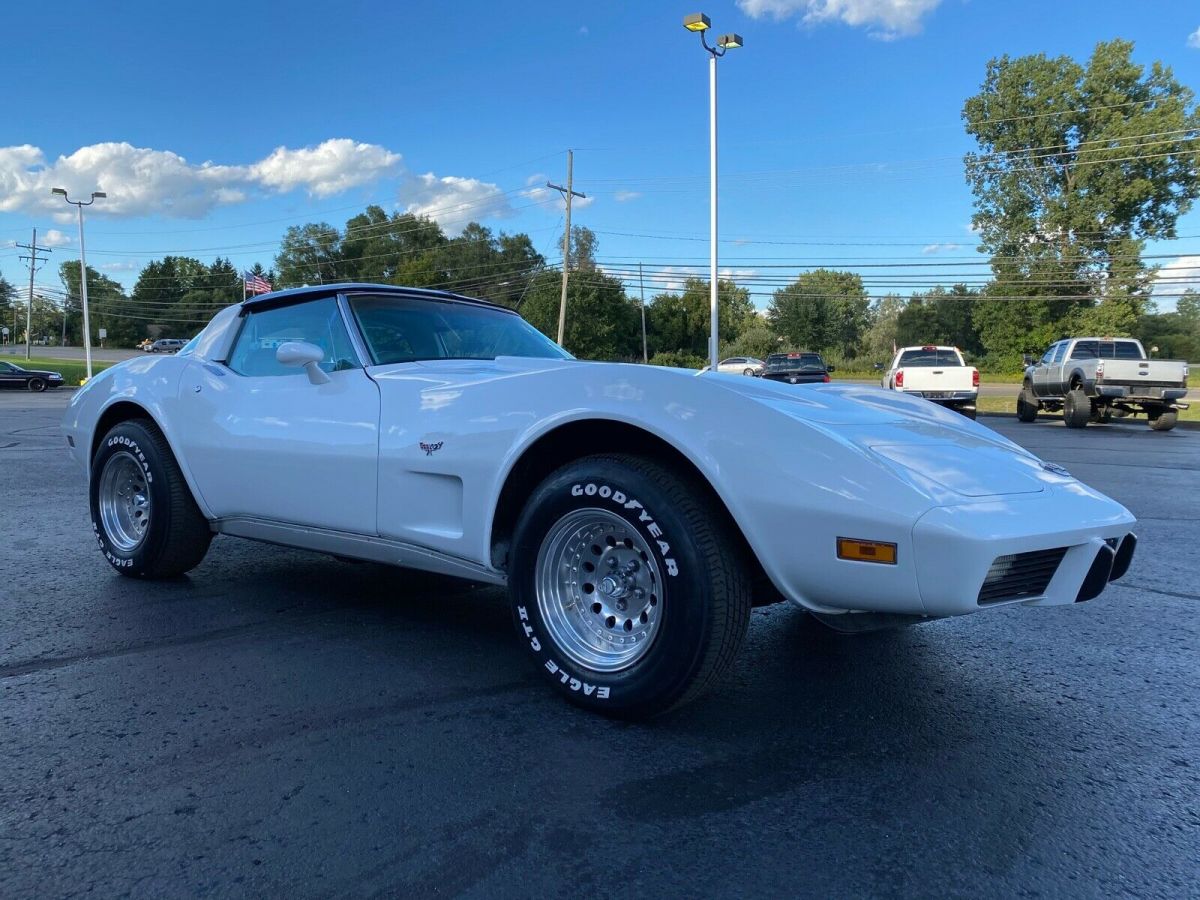1978 White Chevrolet Corvette Coupe