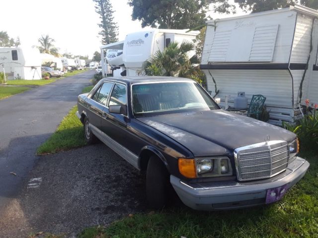 1984 Blue Mercedes-Benz 300-Series Sedan