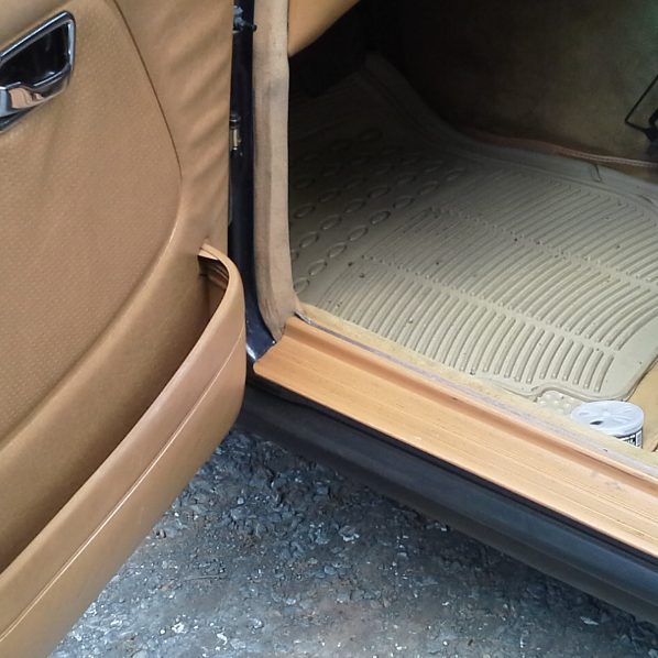 1985 Blue Mercedes-Benz 300-Series