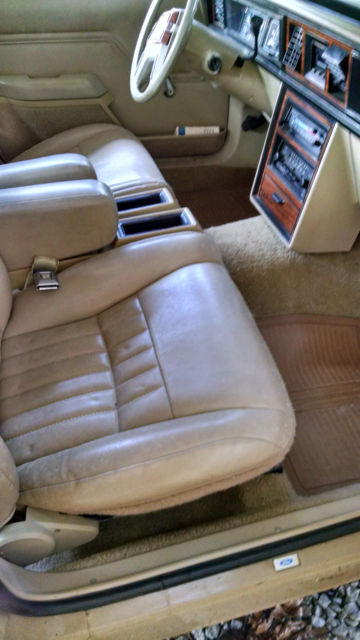 1986 Tan Ford Other Sedan