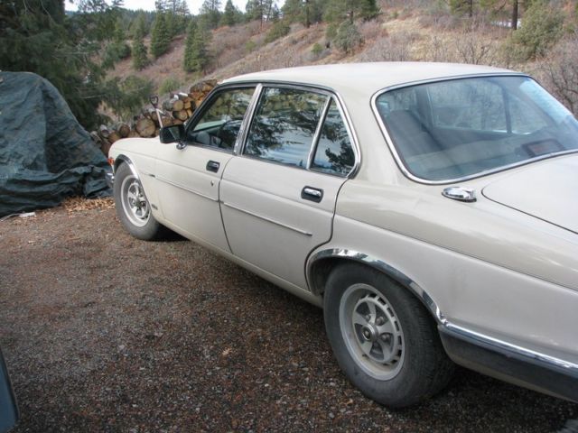 1986 Tan Jaguar XJ6 Sedan