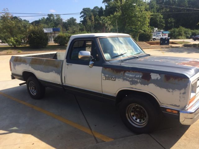 1987 White Dodge D150