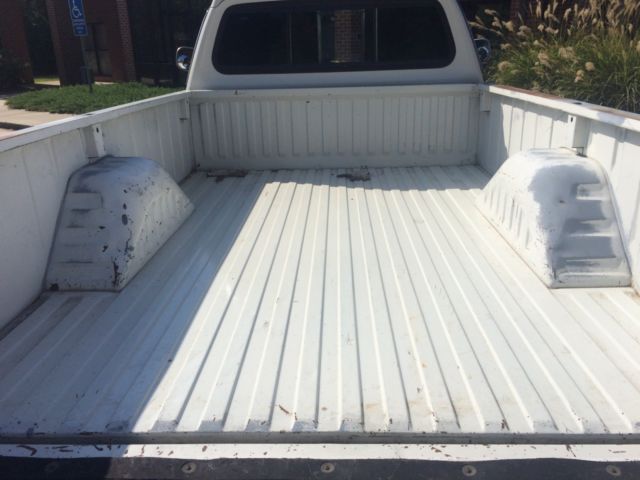 1987 White Dodge D150