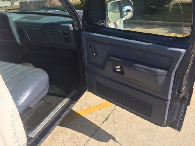 1987 White Dodge D150