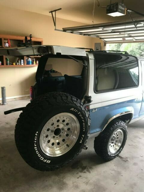 1988 Blue Ford Bronco II SUV