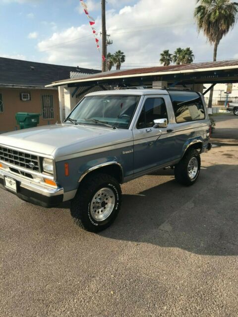 1988 Blue Ford Bronco II SUV