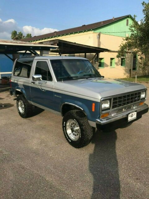 1988 Blue Ford Bronco II SUV