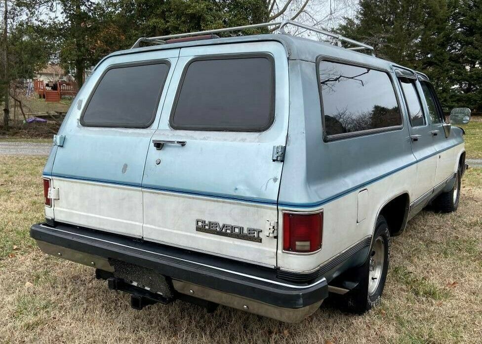 1990 Black Chevrolet Suburban SUV