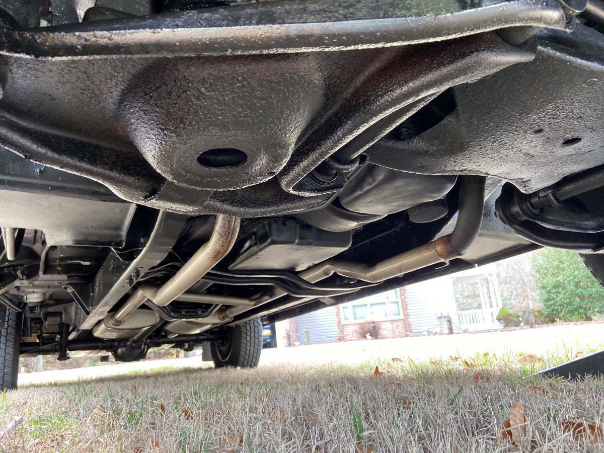 1990 Black Chevrolet Suburban SUV