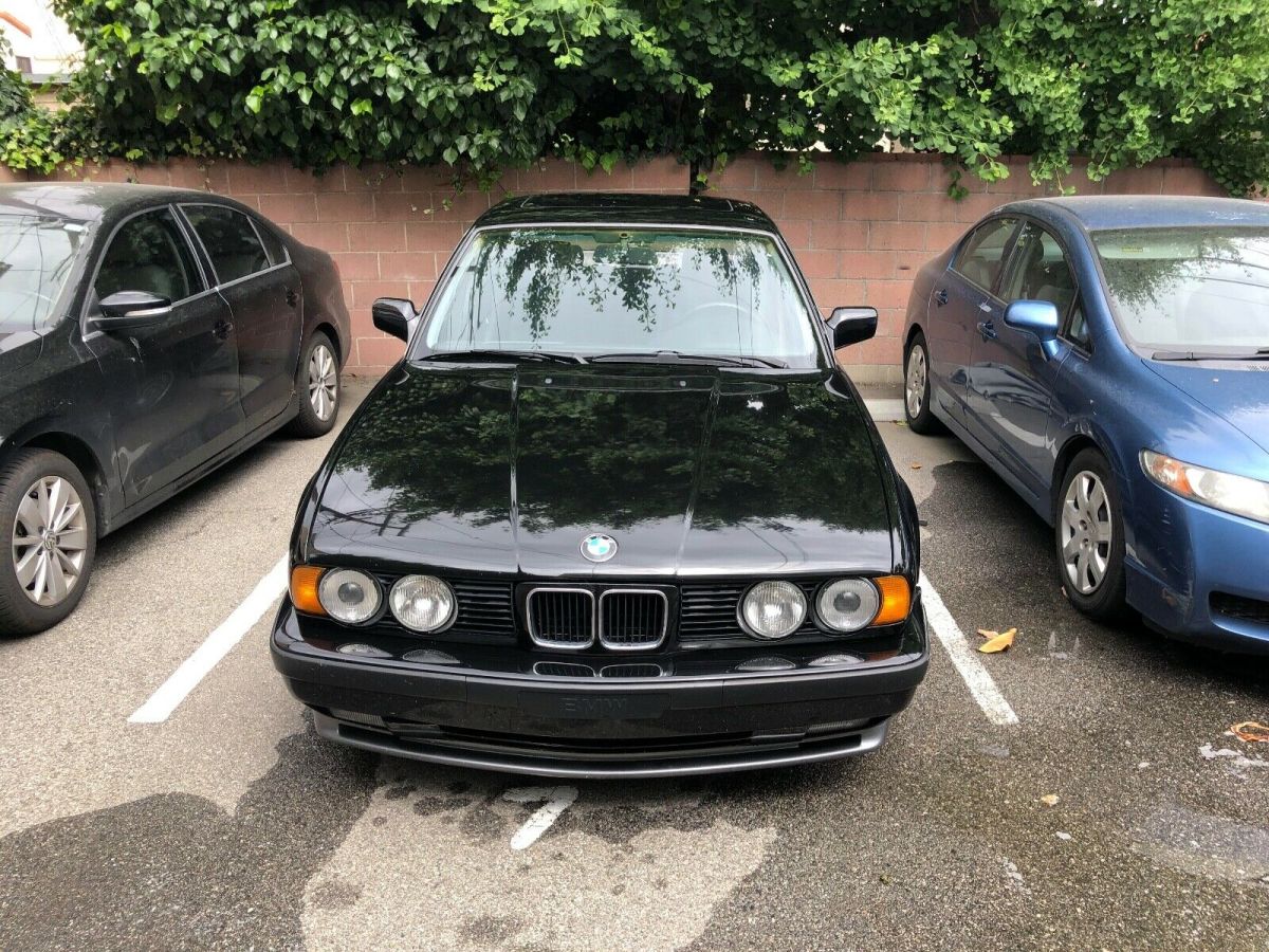 1991 Black BMW M5 Sport Sedan