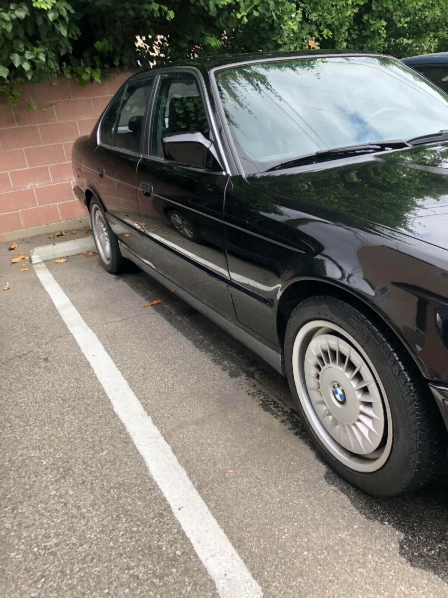 1991 Black BMW M5 Sport Sedan