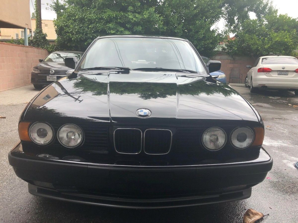 1991 Black BMW M5 Sport Sedan