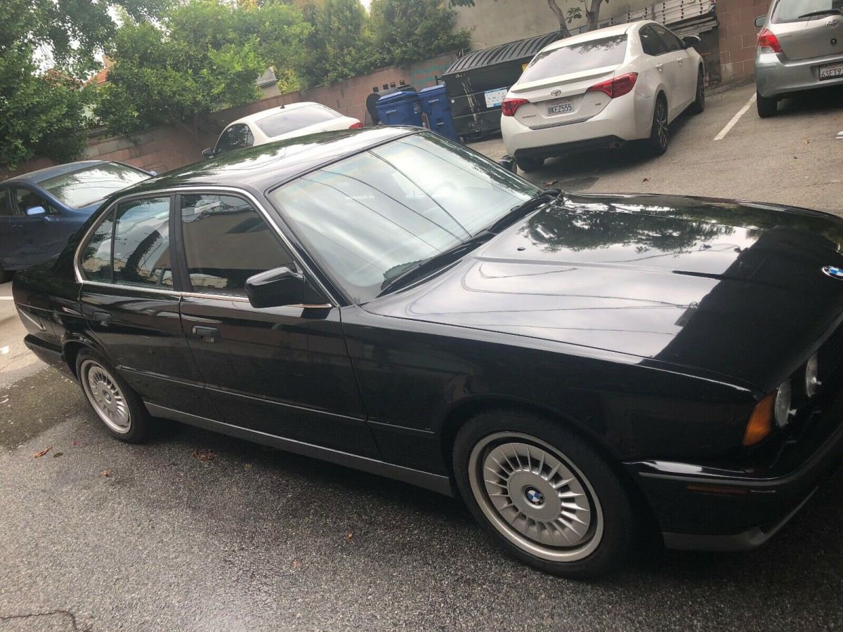 1991 Black BMW M5 Sport Sedan