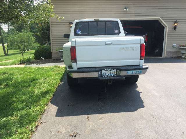 1992 White Ford F-150 Standard Cab Pickup