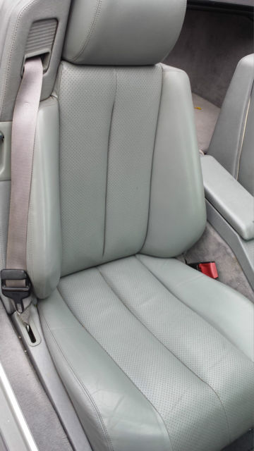 1992 White Mercedes-Benz 300-Series Convertible