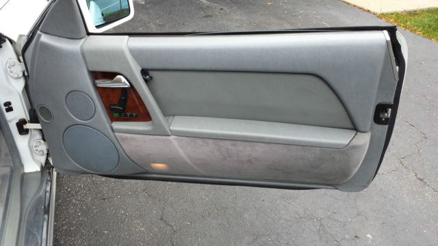 1992 White Mercedes-Benz 300-Series Convertible