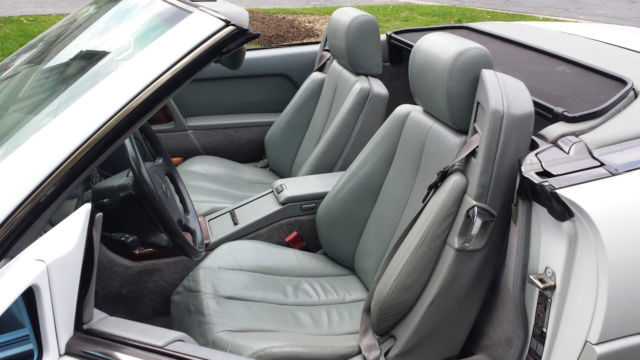 1992 White Mercedes-Benz 300-Series Convertible