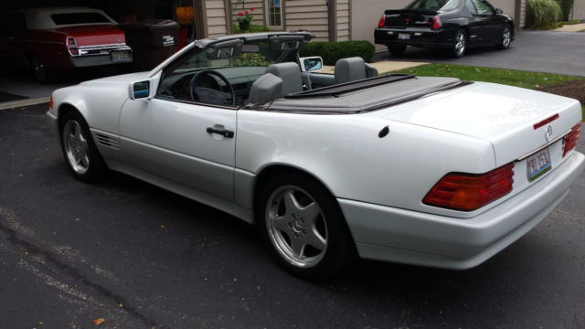 1992 White Mercedes-Benz 300-Series Convertible