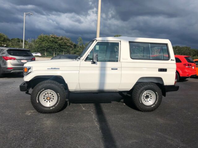 1992 White Toyota Land Cruiser SUV