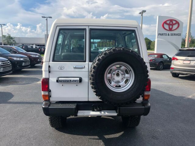 1992 White Toyota Land Cruiser SUV