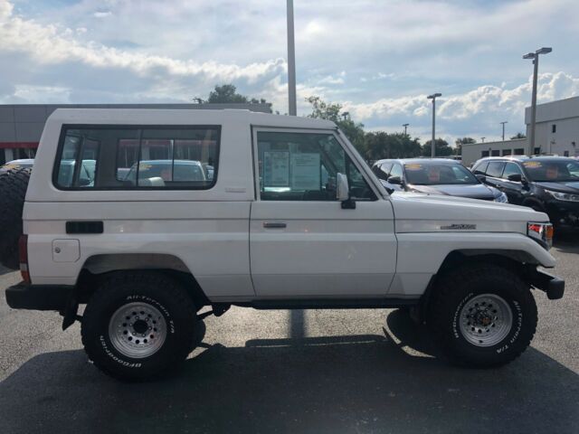 1992 White Toyota Land Cruiser SUV