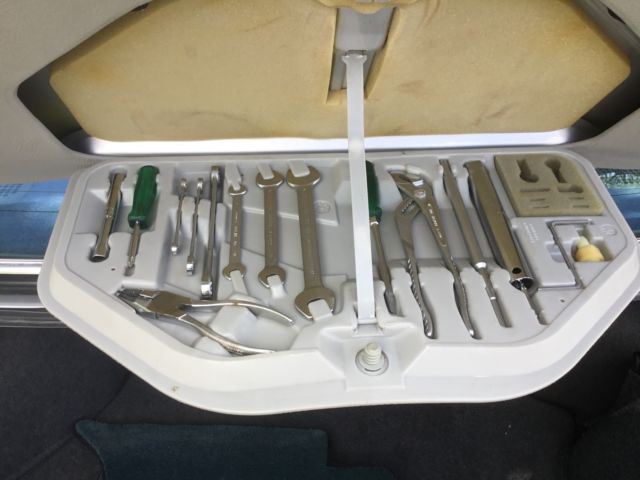 1985 Silver BMW 7-Series Sedan