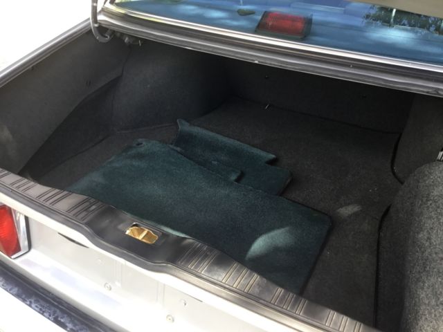 1985 Silver BMW 7-Series Sedan