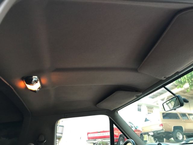 1994 White Ford Bronco SUV