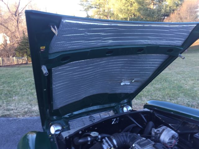 1973 Green Jaguar XJ6 4 door sedan