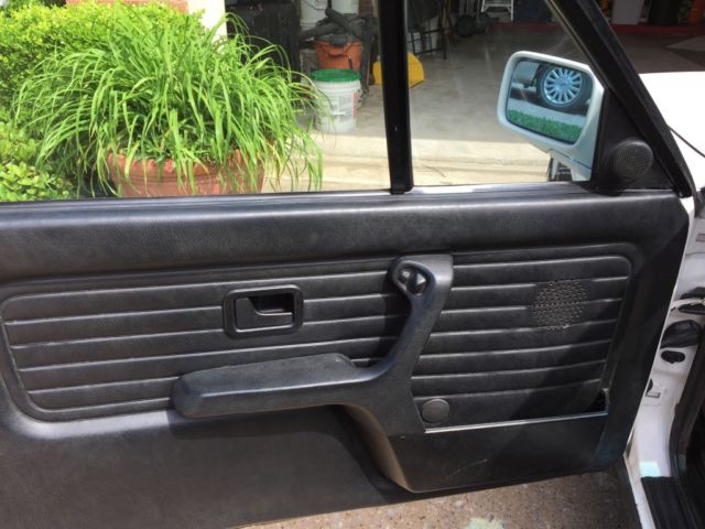 1991 White BMW 3-Series Convertible